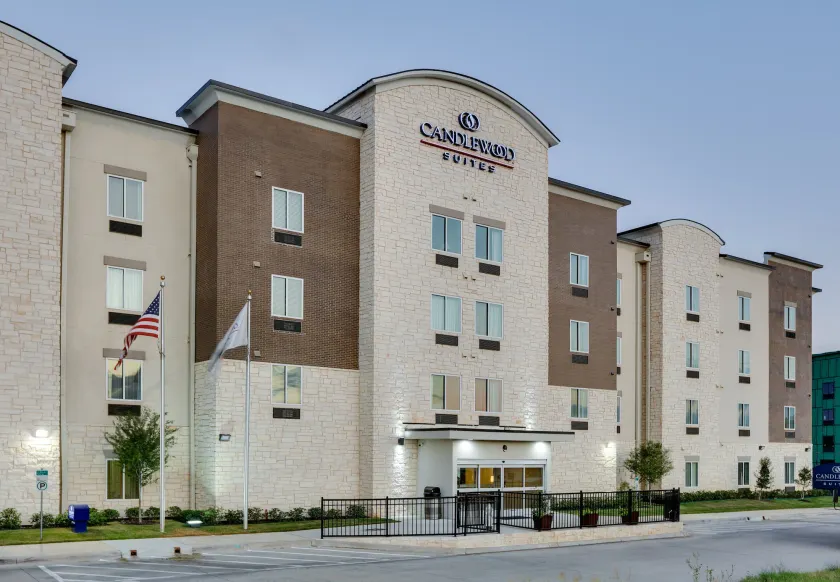 Candlewood Suites Dallas NW - Farmers Branch by IHG - Image 1