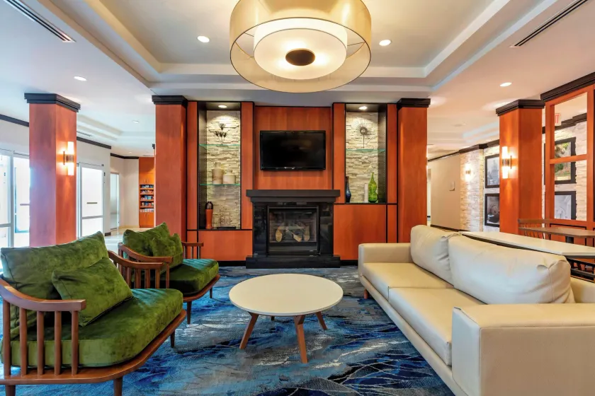Fairfield Inn & Suites Columbus - Image 1