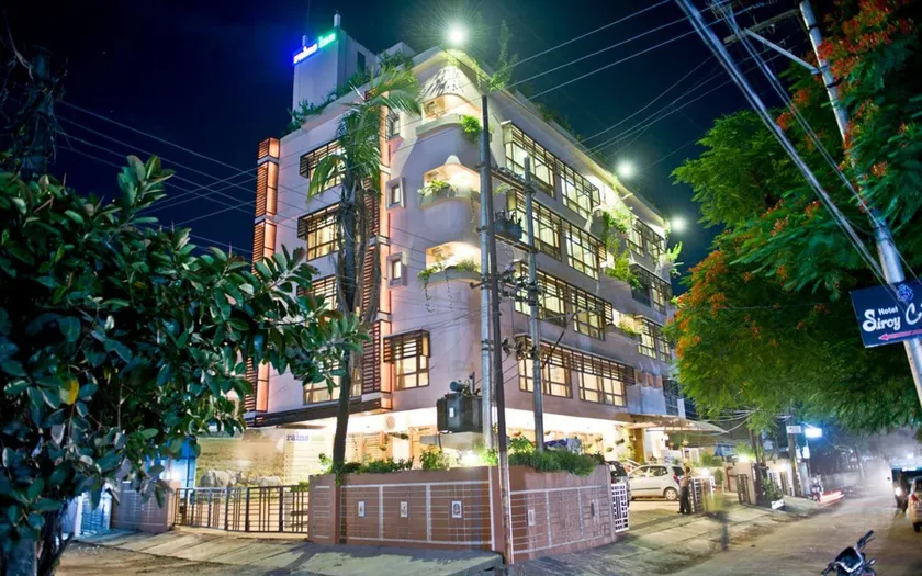 Hotel Rains Inn - Image 1