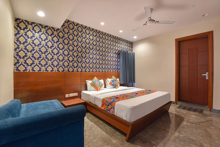 Fabhotel Wind Palace - Image 1