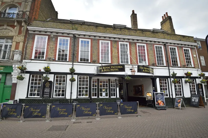 The Royal Victoria and Bull Hotel - Image 1
