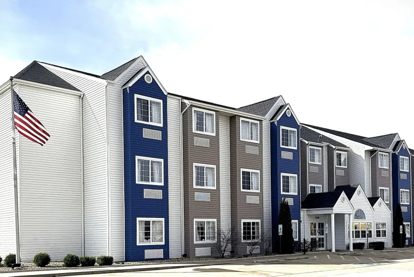Microtel Inn & Suites by Wyndham Springfield - Image 1