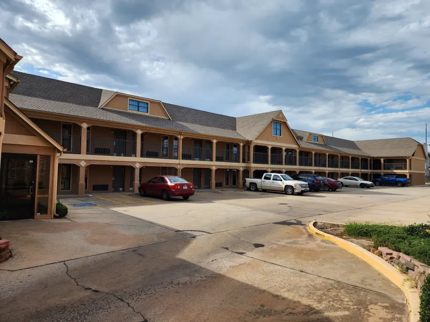 Executive inn - Image 1