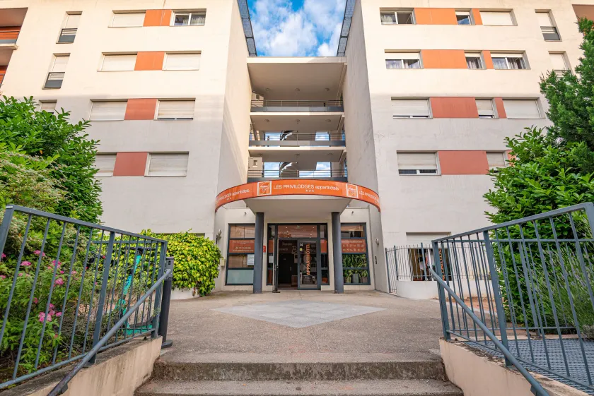 Apparthotel Privilodges Lyon Lumière - Image 1