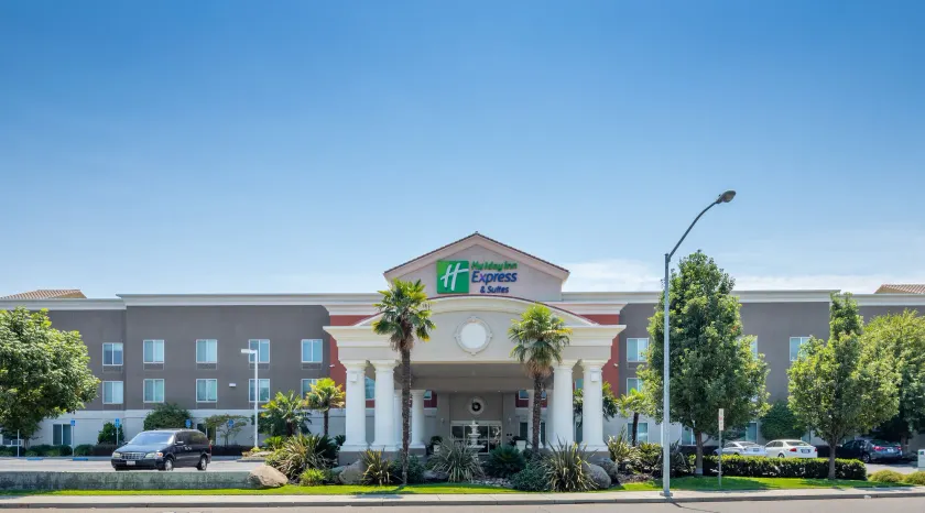 Holiday Inn Express Hotel & Suites Modesto-Salida by IHG - Image 1