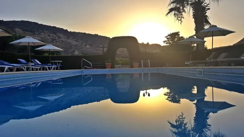 Ampelokipi Holiday Apartments - Image 1
