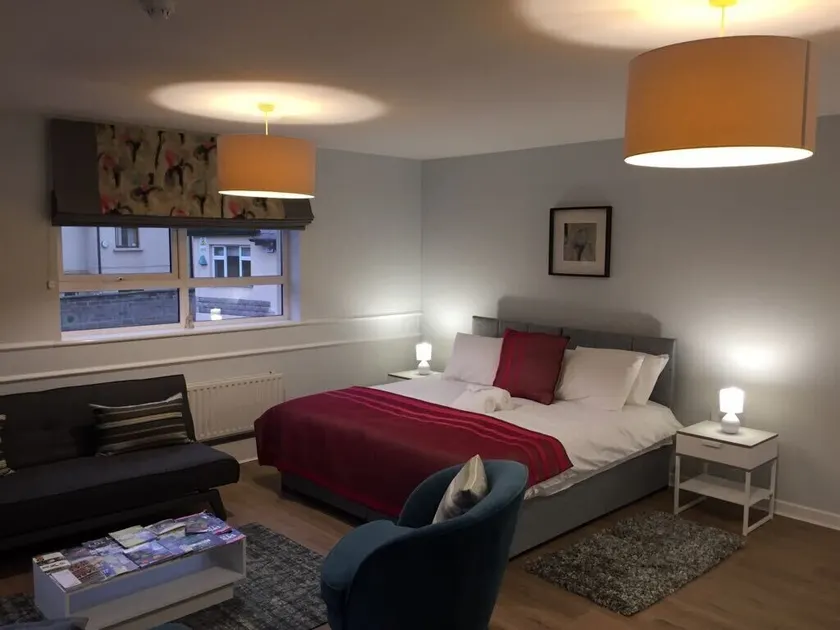 Hugh O'Neill Ambassador Suite - Image 1