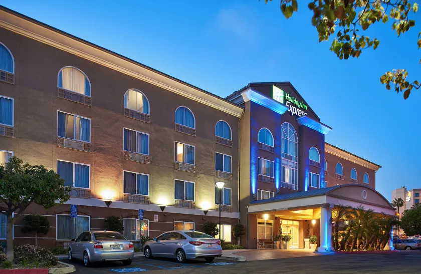 Holiday Inn Express San Diego - Sorrento Valley by IHG - Image 1