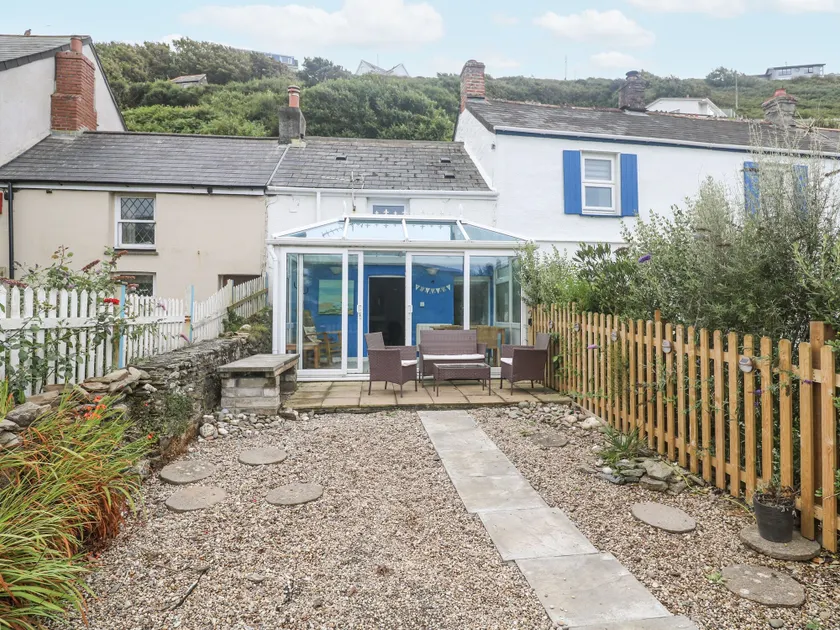 Pebble Cottage - Image 1