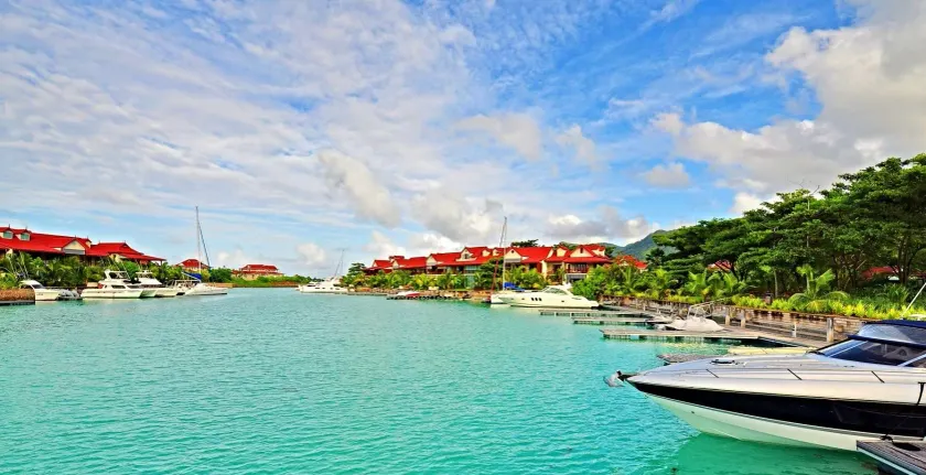 Eden Island, Beach front, Luxury, 3 Bed Ensuite, WiFi - Image 1