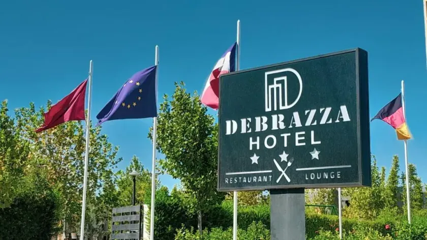 Hôtel Debrazza - Image 1