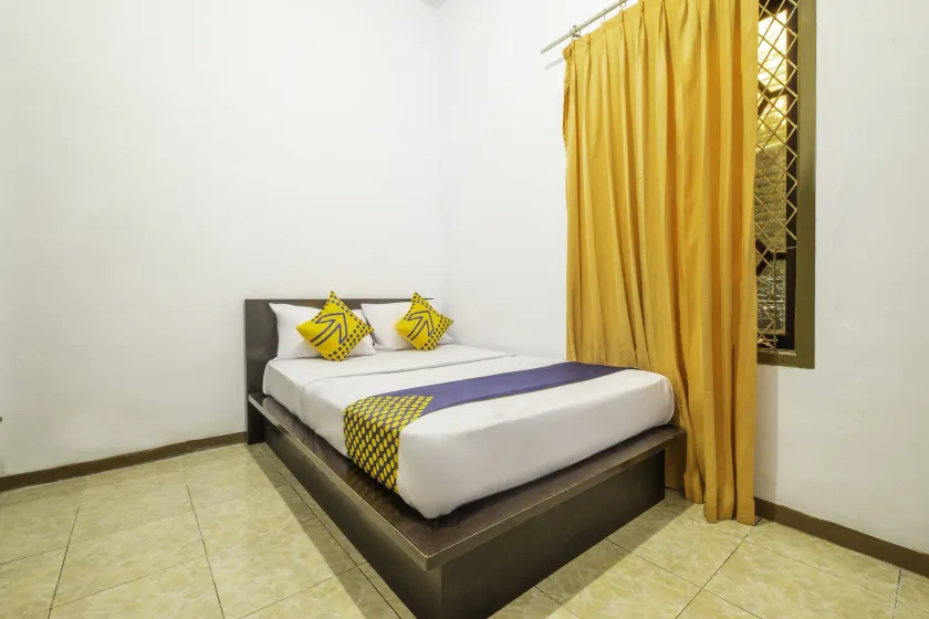 SPOT ON 2395 Hotel Aden 2 Syariah - Image 1