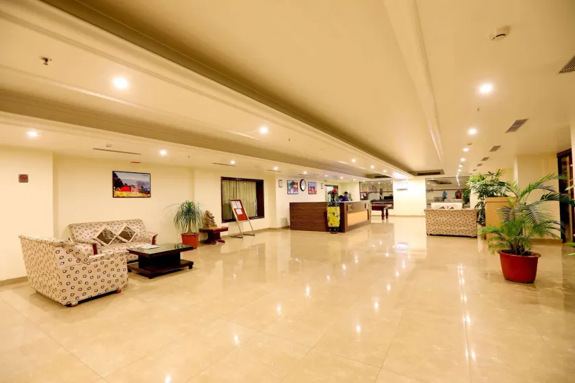 Golden Tulip Haridwar - Lobby