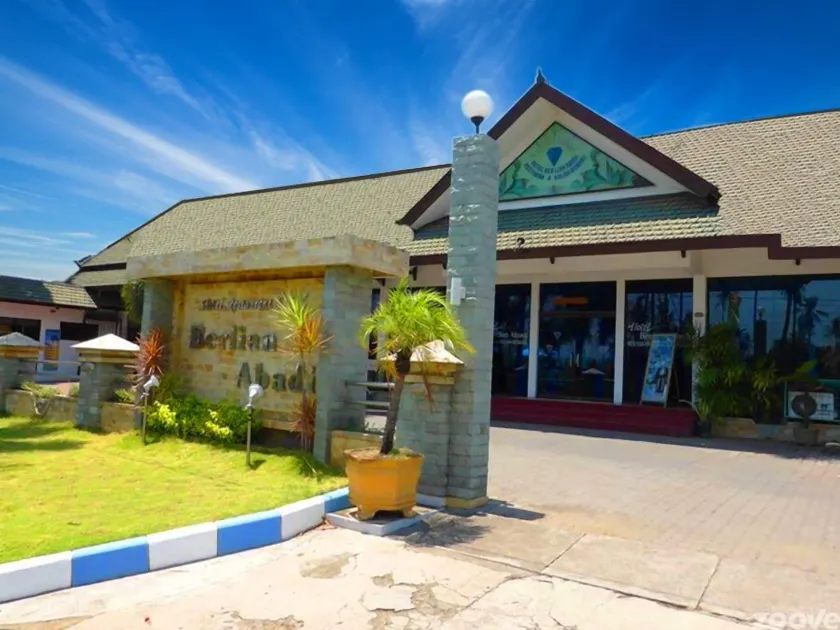 Berlian Abadi Hotel by Sinergi - Image 1
