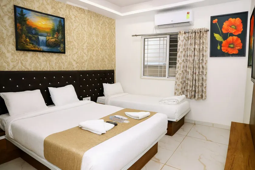 Twarita Executive Lodge - Image 1