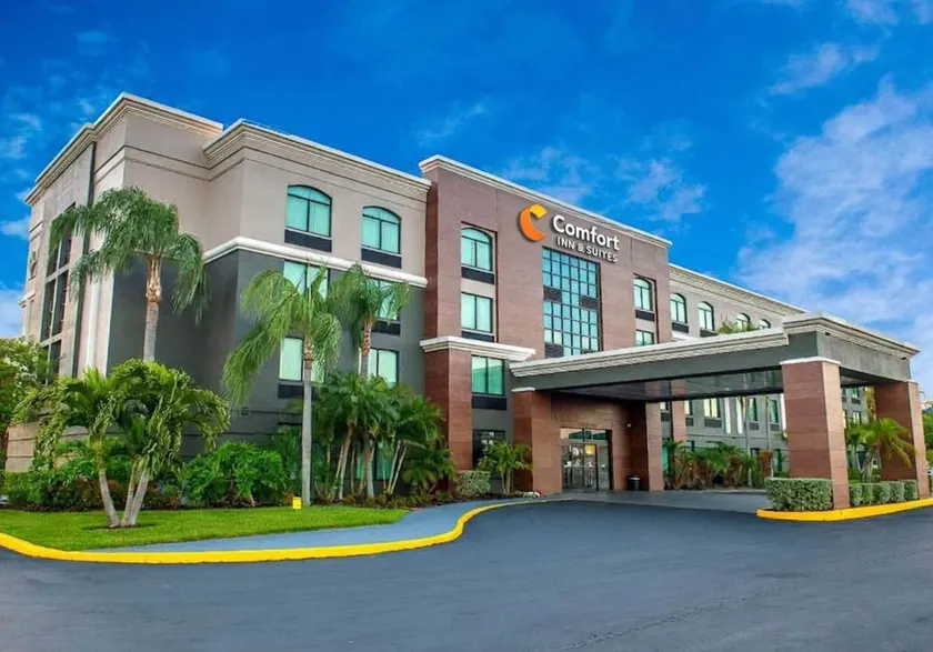 Comfort Inn & Suites Clearwater South - Image 1