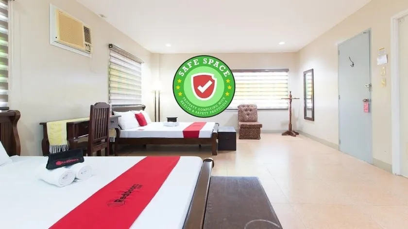 RedDoorz at Teofila Lodge - Image 1