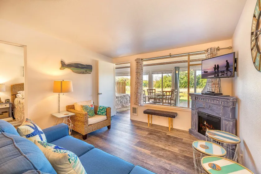 Pacific Surf Condos - Image 1