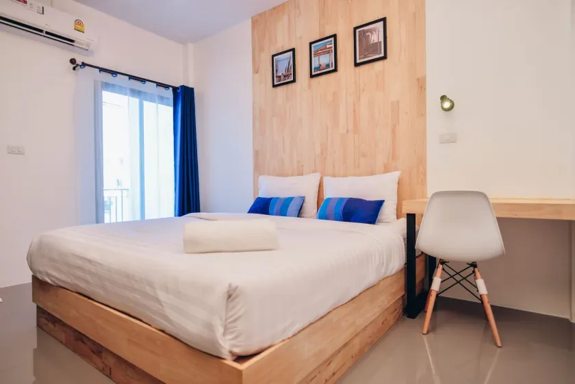 The Cozy Hotel - Image 1