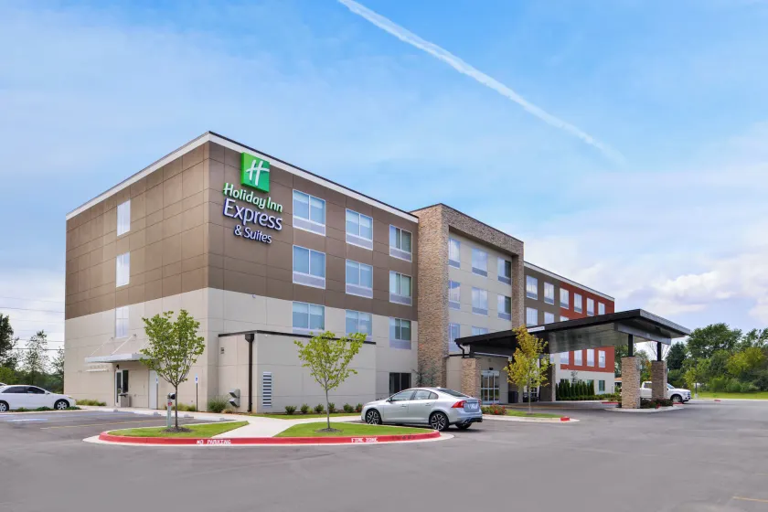 Holiday Inn Express & Suites - Siloam Springs by IHG - Image 1