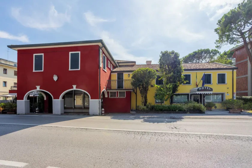 Hotel Antico Moro - Image 1