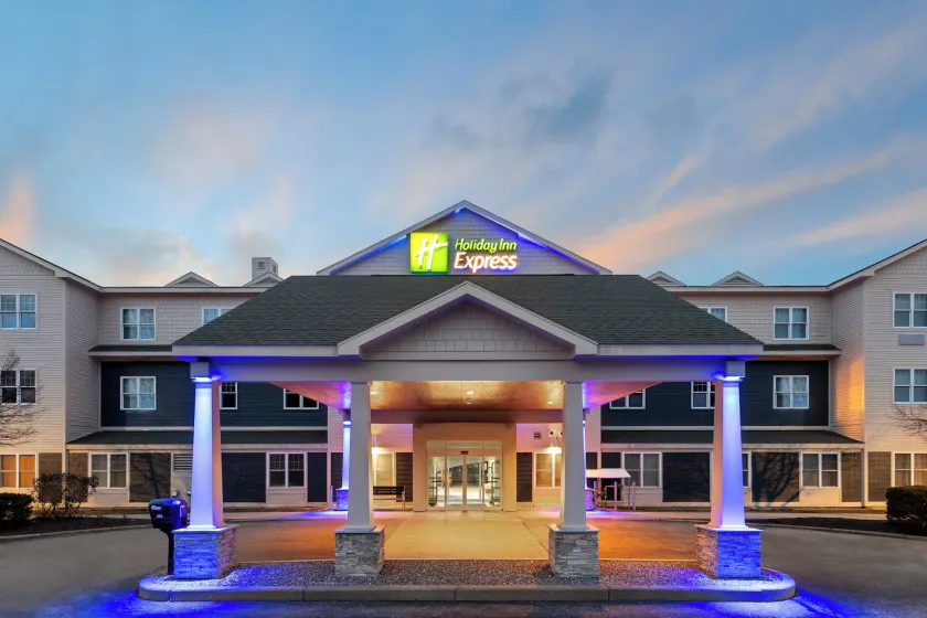 Holiday Inn Express Hotel & Suites Freeport by IHG - Image 1