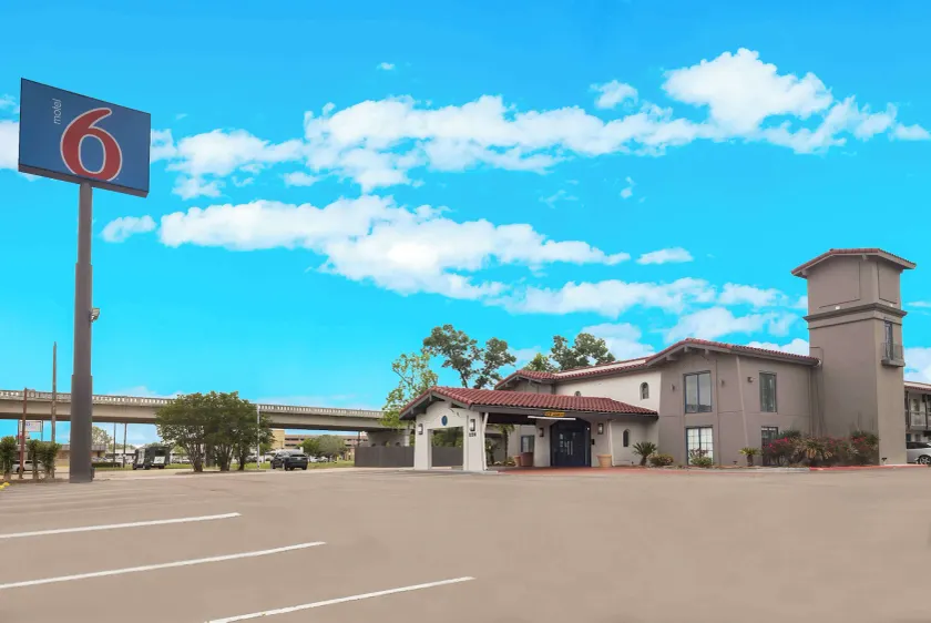 Motel 6-Beaumont, TX - Image 1