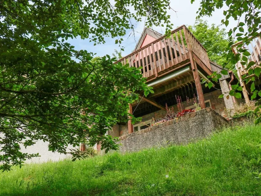 19 Honicombe Park - Image 1