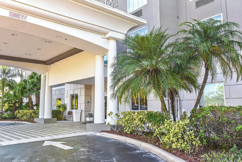 Holiday Inn Express & Suites Cocoa by IHG - Image 1