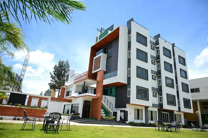 RR Residency - Image 1