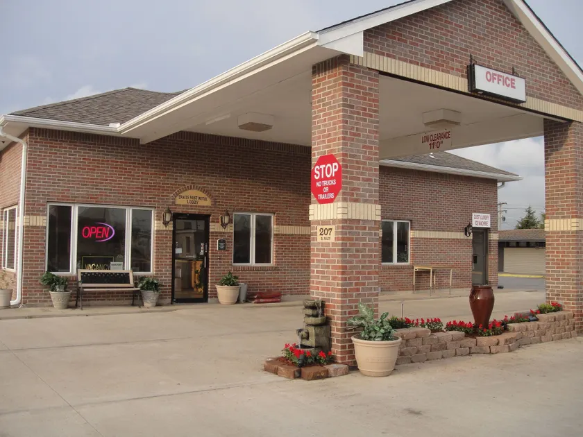 Trails West Motel - Image 1