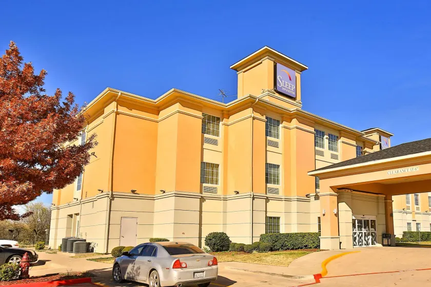 Sleep Inn & Suites Abilene Near University - Image 1