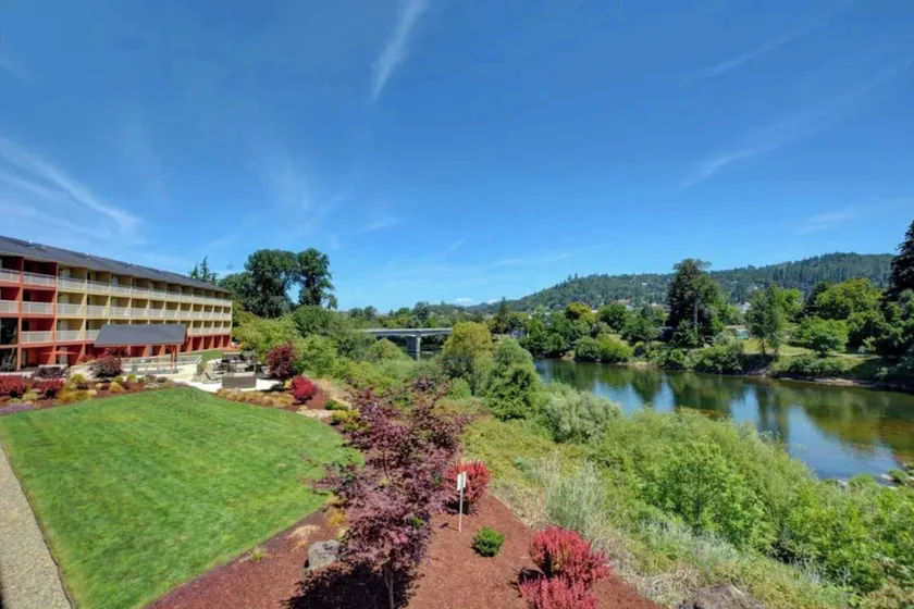 The Lodge at Roseburg - Image 1