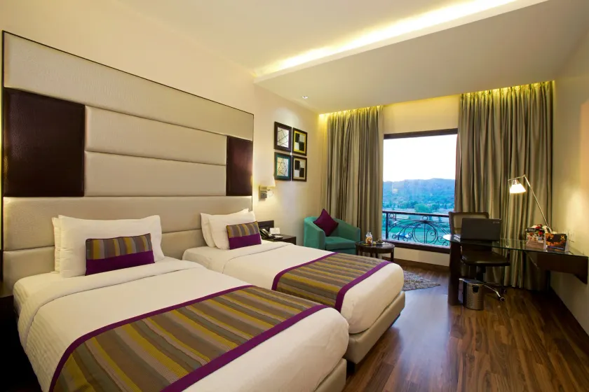 Golden Tulip Panchkula - Rum