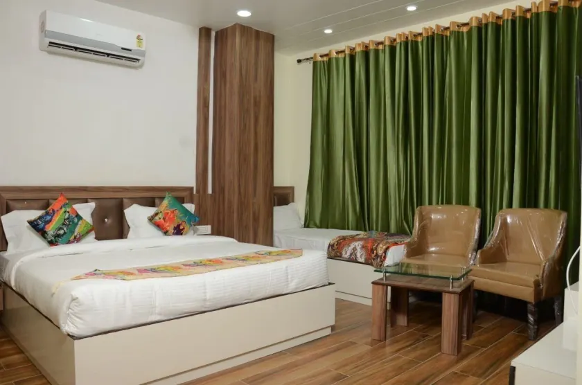 Hotel Shivaay Grand - Image 1