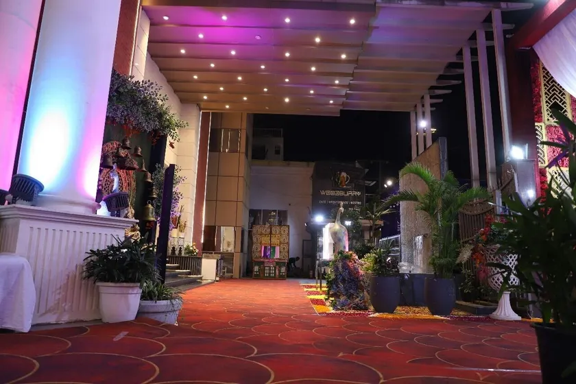 Hotel Mukut Regency - Image 1