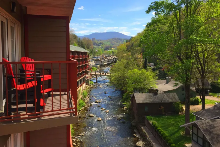 Baymont by Wyndham Gatlinburg On The River - Image 1