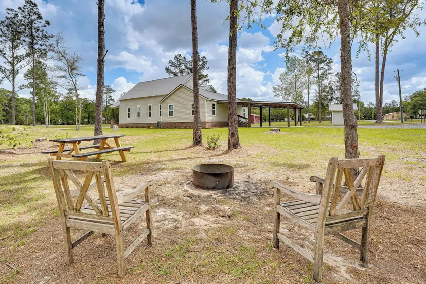 Near Ichetucknee Springs! Renovated Historic Home - Image 1