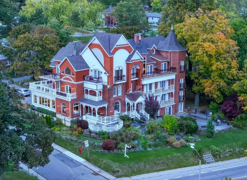Niagara Grandview Boutique hotel - Image 1