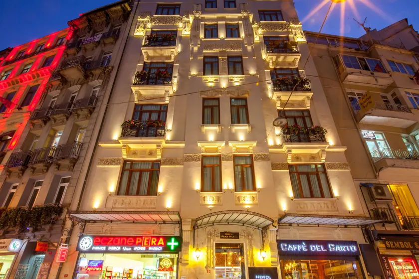 Hotel Pera Parma - Image 1