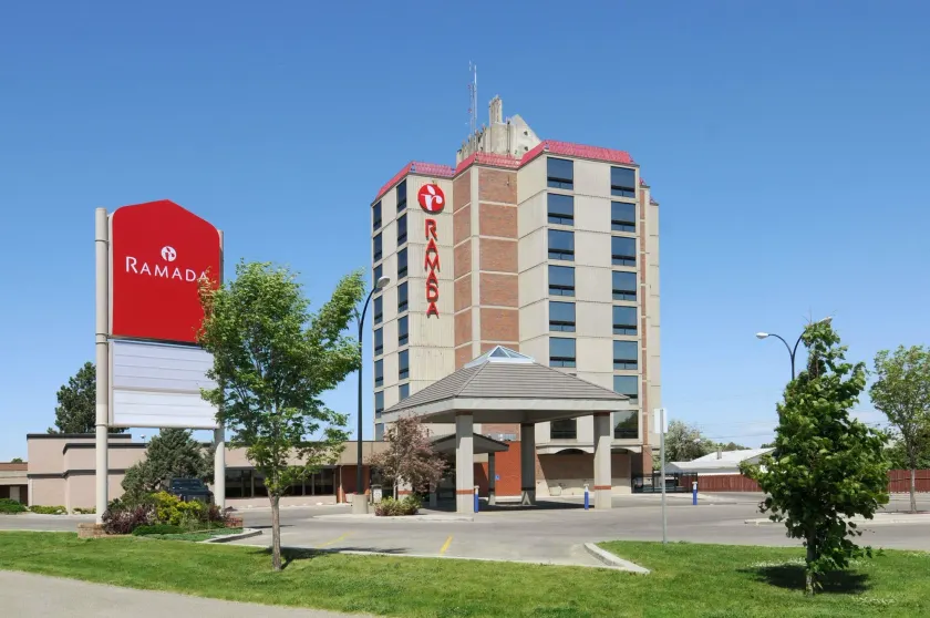 Ramada by Wyndham Lethbridge - Image 1