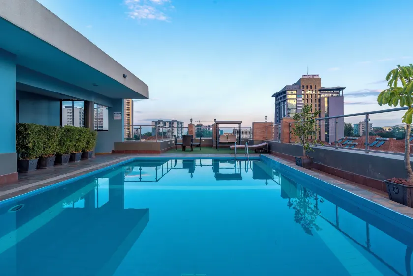 Highlands Suites Apartment Hotel - Image 1