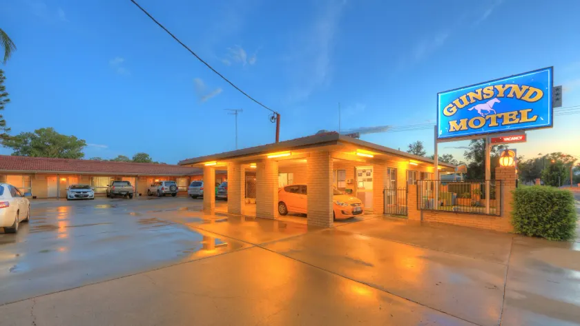 Gunsynd Motor Inn - Image 1