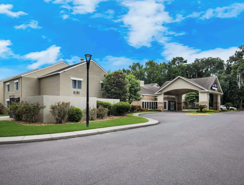 MainStay Suites Savannah Midtown - Image 1