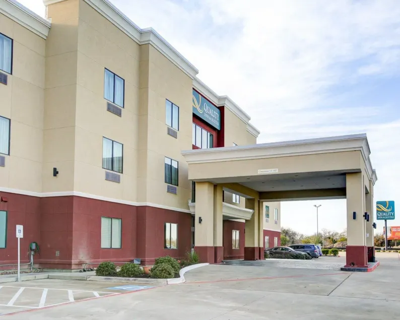 Quality Inn & Suites Bryan-College Station - Image 1