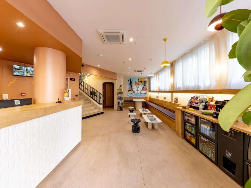 ibis Styles Marseille Centre Prado Place Castellane - Image 1
