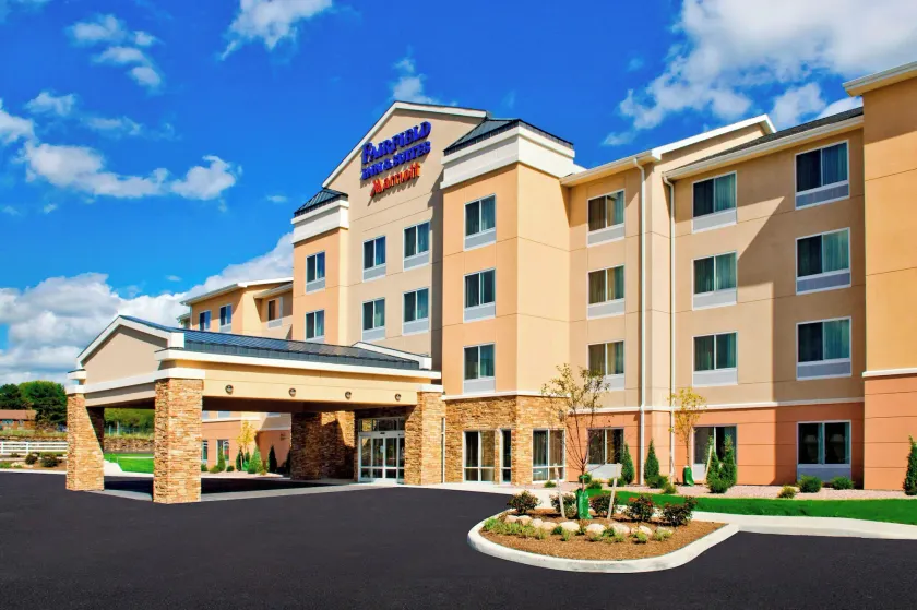 Fairfield Inn & Suites by Marriott Watertown Thousand Islands - Image 1