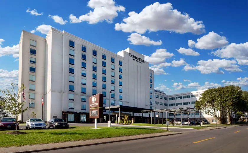 DoubleTree by Hilton Hotel Niagara Falls New York - Image 1