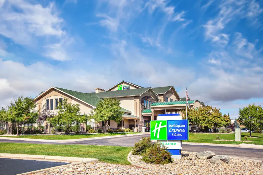 Holiday Inn Express Hotel & Suites Gillette by IHG - Image 1