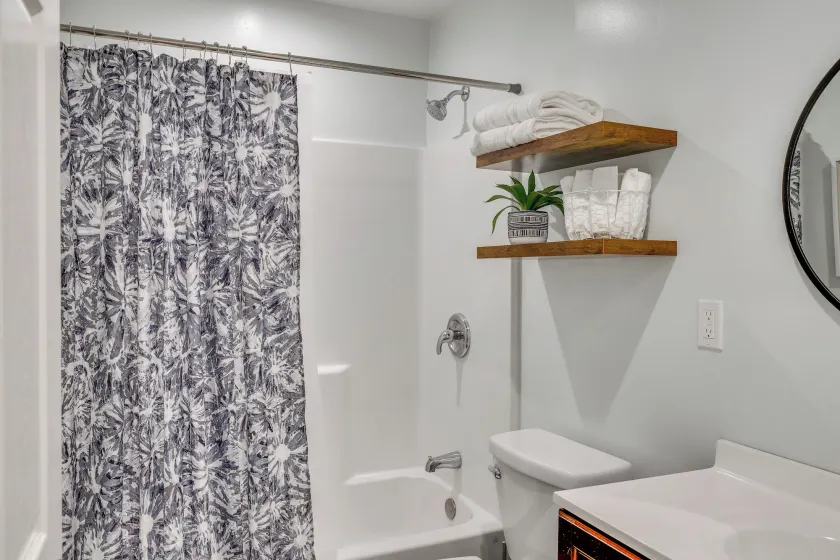 Sleek San Fernando Studio ~ 14 Mi to Universal - Intérieur